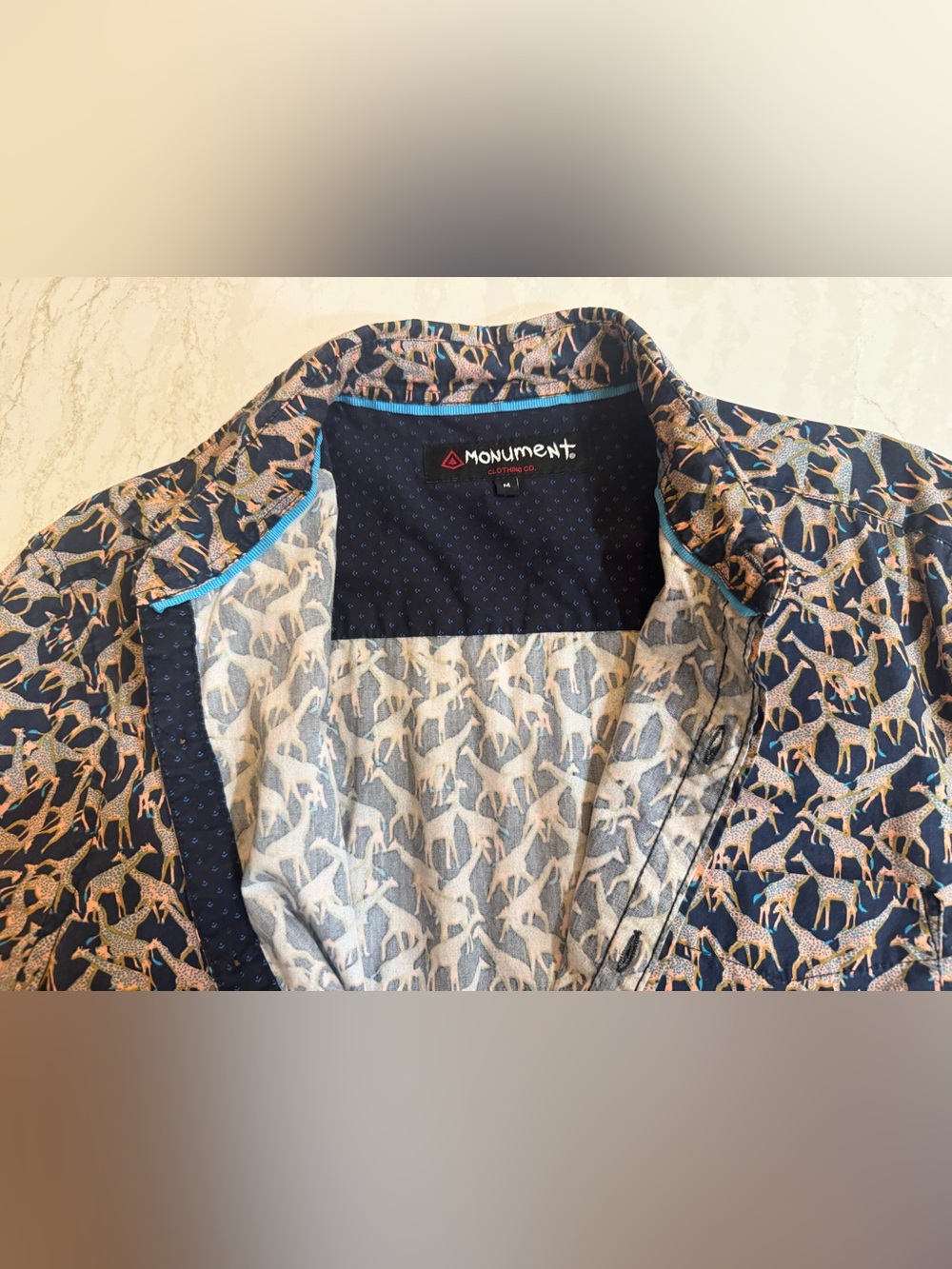 🦒 Men’s Giraffe Print Navy & Pink Button Down Short Sleeve Shirt — Sz M - Picture 7 of 8
